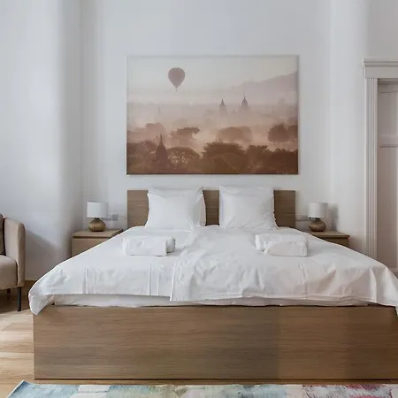 Basilica Dream In The Absolute Center * Budapeste